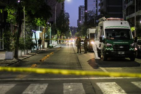 Femicidio en Santiago: sujeto asesinó a su pareja y luego se suicidó lanzándose desde un edificio