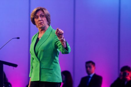 Matthei en evento digital: la IA "es parte del futuro" y hay que estar "en la primera línea"