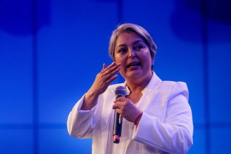 Jara reaparece en debates: destacó a los data centers y que su programa ya está publicado