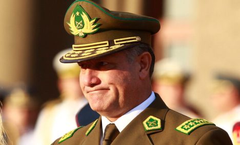 Fiscalía busca revertir permiso que autoriza vacaciones de exgeneral de Carabineros a Costa Rica