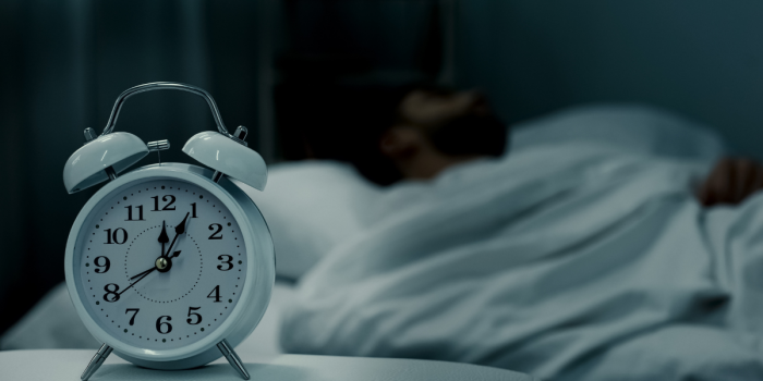 Micro-despertares y mala calidad del sueño: cómo afectan la salud física y mental en Chile