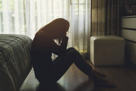 Prevención del suicidio en Chile: especialistas alertan sobre señales de riesgo y redes de apoyo