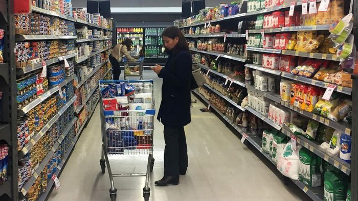 Reglamento obliga a exhibir precio por unidad en productos de venta masiva