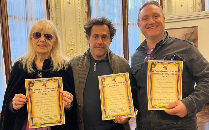 Escultor chileno Andrés Becker es premiado en Buenos Aires