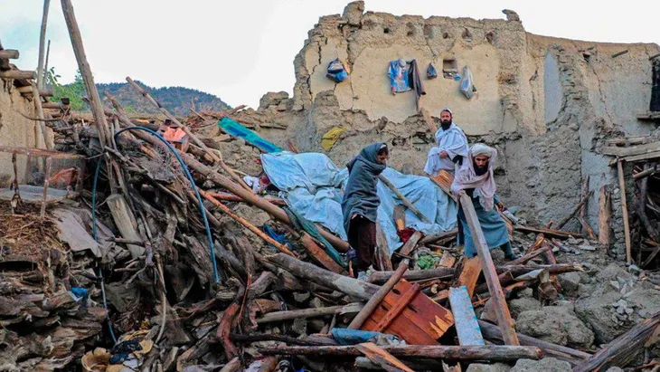 Terremoto deja más de 800 muertos y casi 3.000 heridos en este de Afganistán