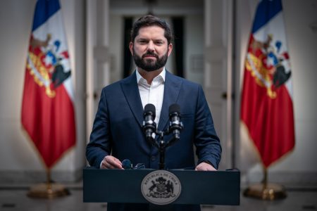 Boric arremete contra Kast y su recorte de US$6 mil millones en Cadena Nacional por Presupuesto