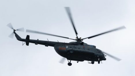 Desaparece helicóptero con ocho personas a bordo en Indonesia