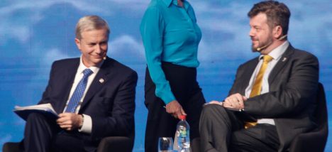 Oficialismo instala idea de que “Kast es Kaiser” y endurece ofensiva en segunda vuelta