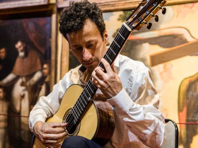 Concierto de guitarrista Mauricio Opazo en Biblioteca Nacional