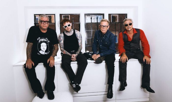 Sex Pistols suspende presentación en Chile