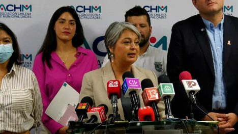 Jeannette Jara marca distancia de Tohá y afirma que la seguridad “no es de izquierda ni de derecha”