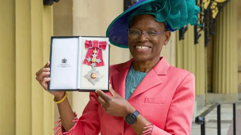 Ijeoma Uchegbu: de vivir en un albergue con sus hijas a convertirse en científica reconocida