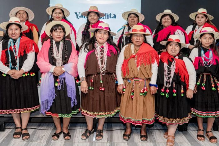 Feria Originarias: mujeres indígenas llegan a Santiago con su arte, sabores y saberes ancestrales