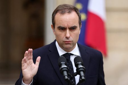 Duró 27 días: dimite primer ministro de Francia pocas horas después del nombramiento de su Gobierno