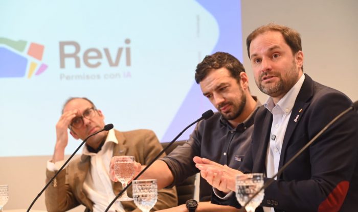 Municipios de Maipú y Providencia implementan piloto con IA para acelerar permisos de construcción