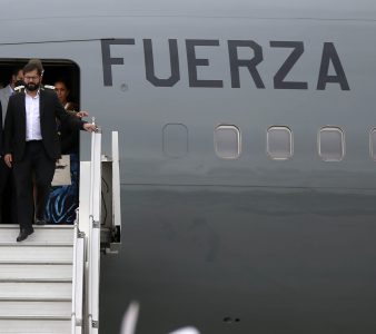 Polillas en maletas de comitiva presidencial atrasan llegada del Presidente Boric