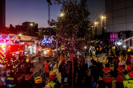 Incendio en tienda del Costanera Center provocó evacuación total del centro comercial
