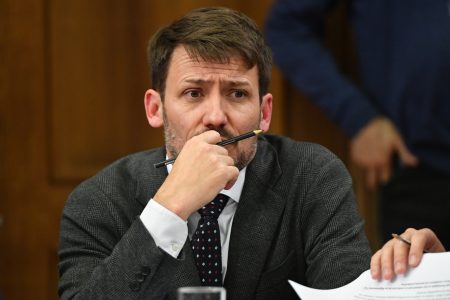 Presidente Boric se reunirá con ministro Pardow por error de cálculo de la CNE en cuentas de luz