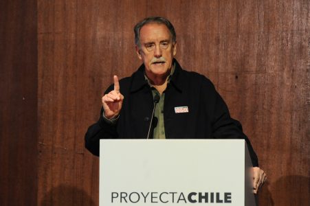 Candidato Eduardo Artés: si hay gobierno de ultraderecha, "puedo estar hasta en una barricada"