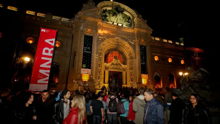 Noche de Museos 2025: panoramas de la jornada gratuita que llenará de arte y cultura todo Chile
