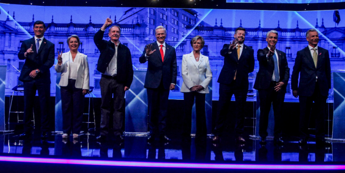 Debate presidencial: Matthei se desmarca de Kast y Kaiser en polémica sobre niños migrantes