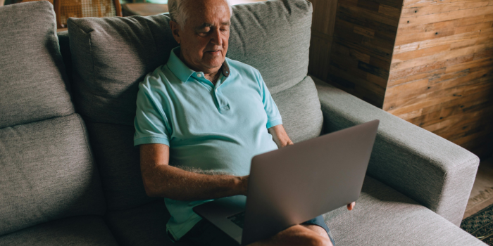 Digitalización y autonomía: la nueva realidad que viven cientos de adultos mayores en Chile