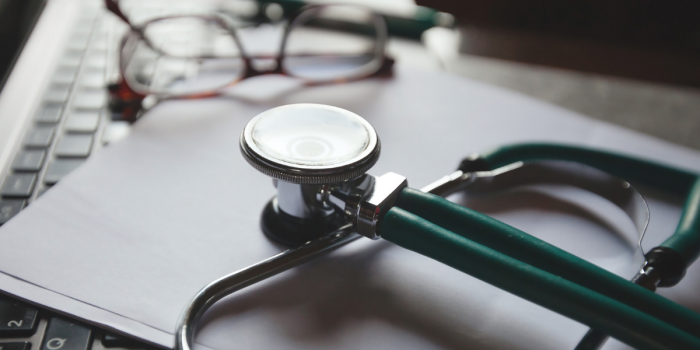 Formación de médicos especialistas en regiones de Chile busca reducir la brecha en atención médica