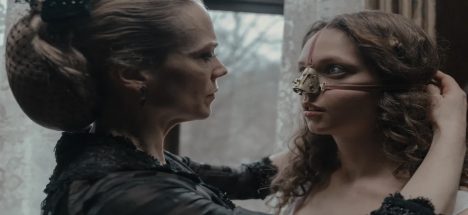 “La hermanastra fea”: un cuento de hadas grotesco
