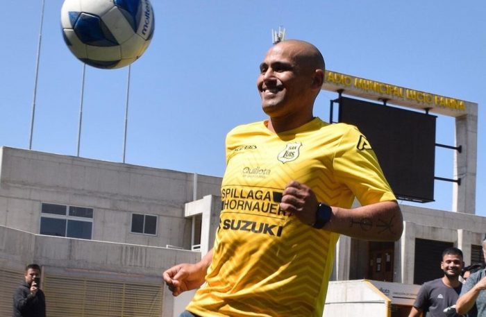 Chupete Suazo anunció que se retirará en menos de dos semanas y quiere despedirse con su “gente”