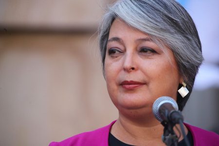 Jara recuerda que Sebastián Piñera congeló su militancia cuando ganó elecciones y "no era comunista"