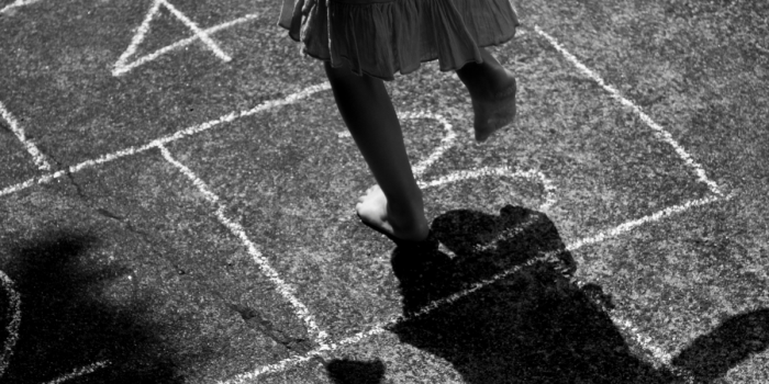 Niñez y abandono: un espejo de nuestras fracturas sociales