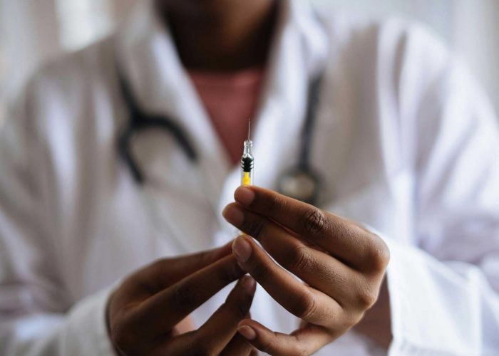 Vacunas: la ciencia que salva vidas y protege comunidades, según especialistas