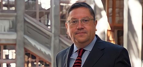Rector de la PUCV advierte que presupuesto 2026 no permitirá sostener la "investigación de frontera”