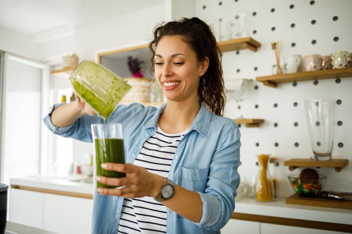 Dietas detox en primavera: especialista advierte sobre sus riesgos y propone alternativa saludable