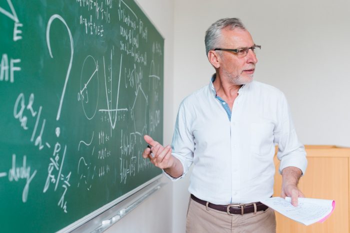 Puntajes en pedagogía: ¿Profesores de calidad o maquillar la crisis?