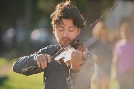 Violinista Miguel Ángel Muñoz: "Escuchar a los jóvenes músicos en esta sala es un regalo"