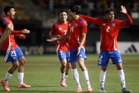 Tuvieron que pasar 8 meses para que La Roja volviera a ganar: derrotó 2 a 1 a Perúi