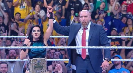 Sigue haciendo historia: Stephanie Vaquer gana el duelo campeona vs campeona en la WWE