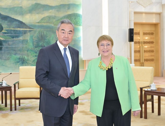 Bachelet suma apoyos de China en su misión de dirigir a la ONU: “Estadista de renombre mundial”