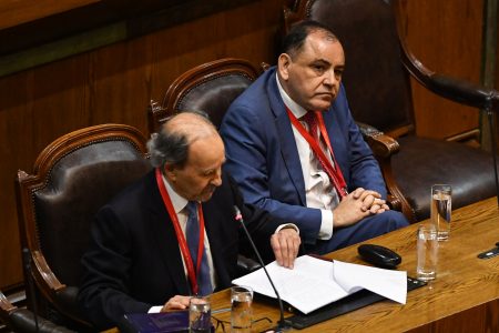 Ulloa al borde de la destitución: pelota en la cancha del Senado