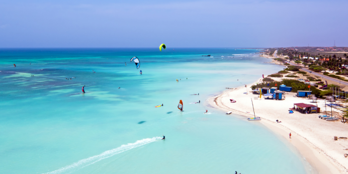 Aruba, la isla caribeña que seduce a Chile con su clima perfecto
