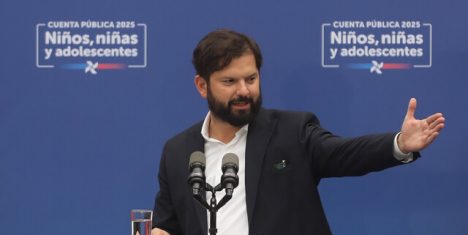 Presidente Boric no suelta la campaña: lanza otro dardo a Kast por “bots” desde La Moneda