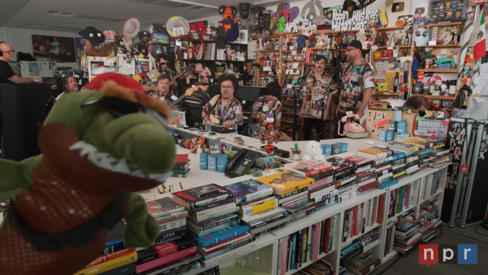 No dejó títere con cabeza: 31 Minutos se burla de Trump y su política migratoria en su Tiny Desk