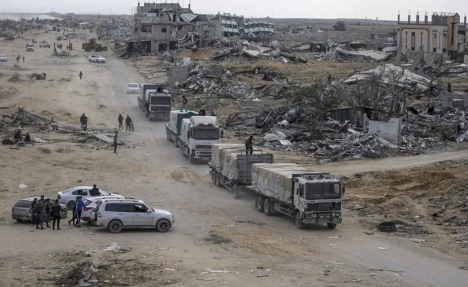 Empieza a entrar la ayuda humanitaria a Gaza desde Egipto según el acuerdo de alto el fuego