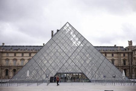 Robo en el Louvre: "Hemos fallado", dice titular de Justicia