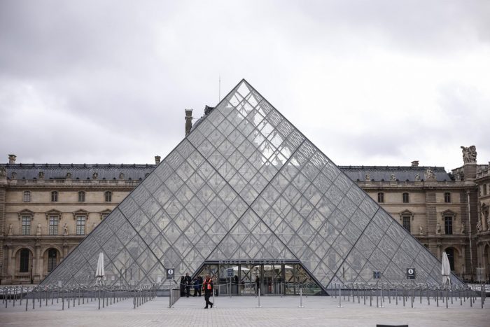 Robo en el Louvre: “Hemos fallado”, dice titular de Justicia