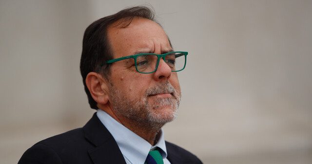 FRVS no descarta apoyar acusación constitucional de la oposición contra exministro Pardow