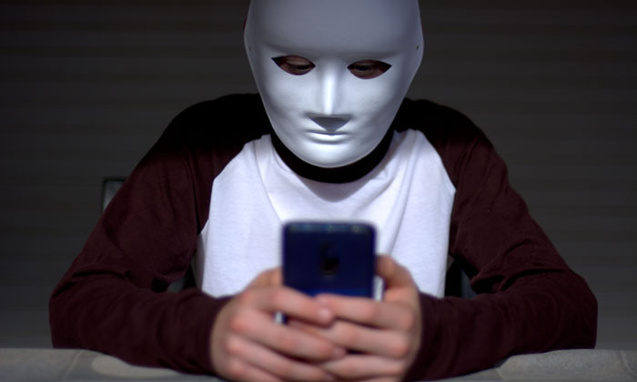 Violencia política digital: 7 de cada 10 candidatas mujeres en Chile afirma haber sido agredida