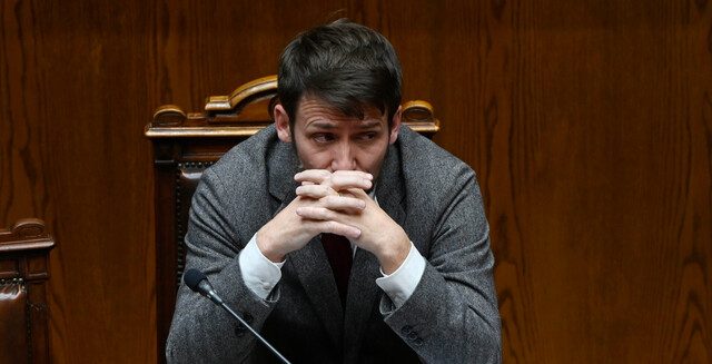 Antes o después del 16: el reloj electoral tras la acusación constitucional contra exministro Pardow