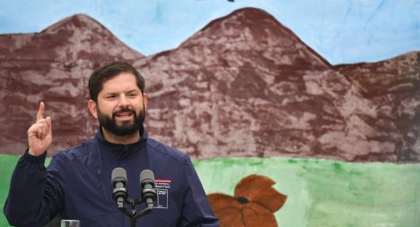 Tras crítica de Boric por fallida sesión en la Cámara, diputados le recuerdan sus inasistencias